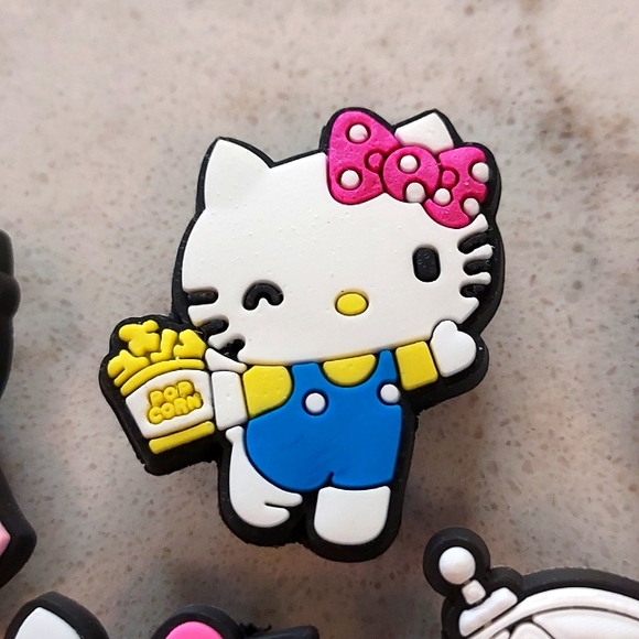 Hello Kitty Jibbitz - Picture 2 of 7